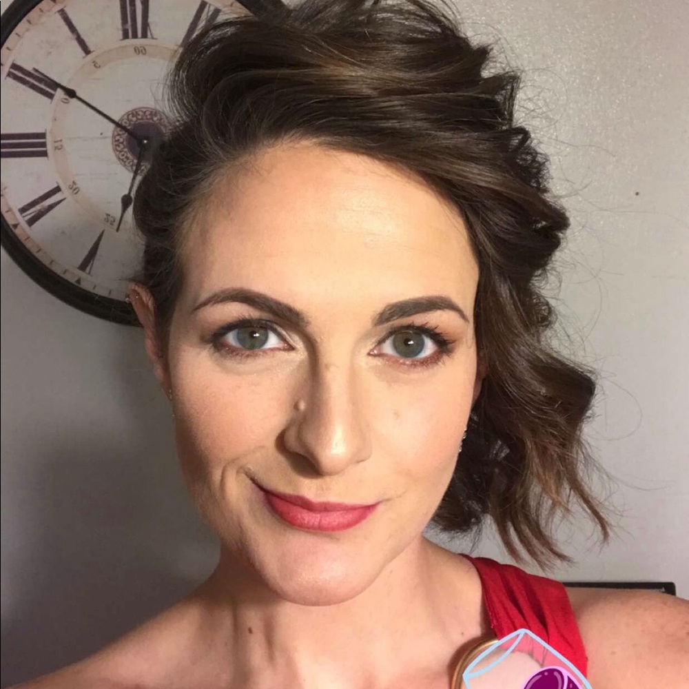 Meet your Posher, Carolyn